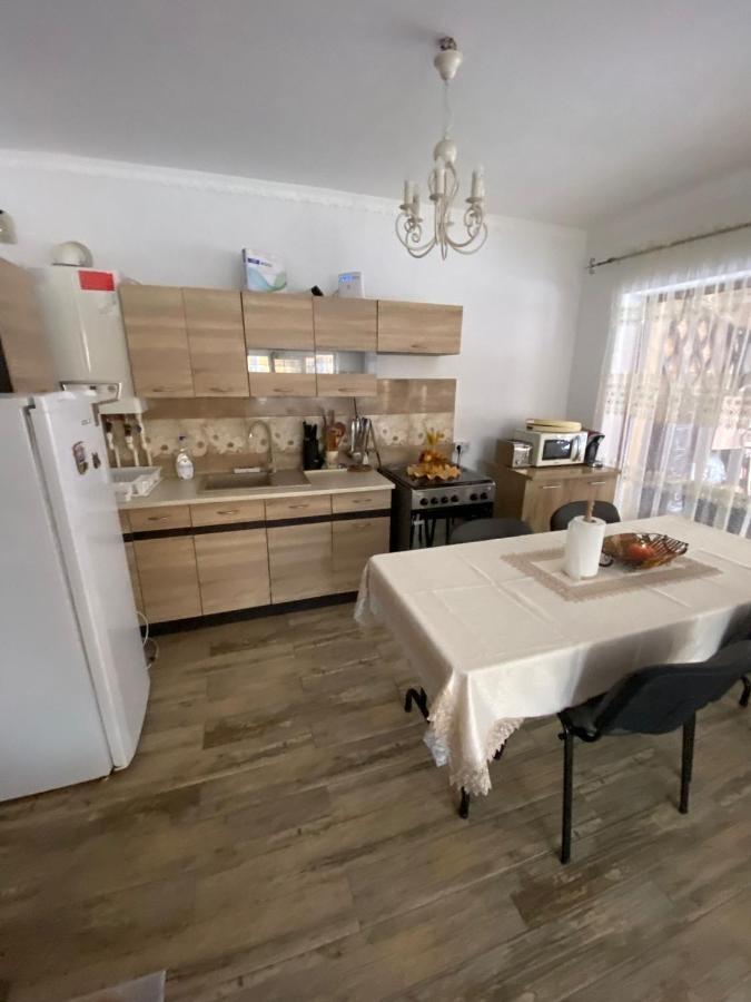 B House Buşteni Εξωτερικό φωτογραφία